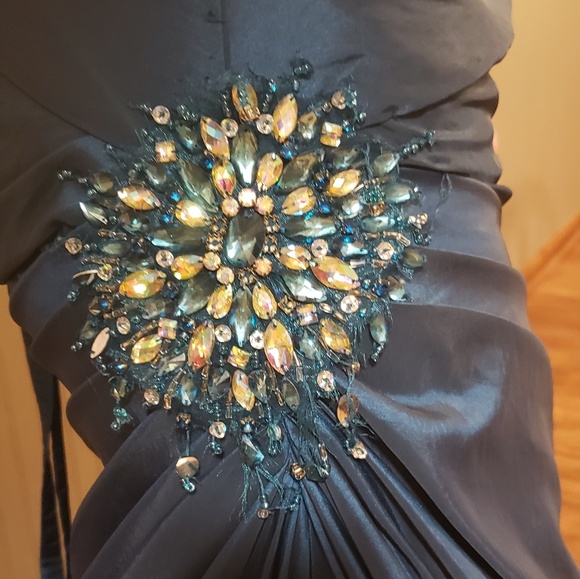 Prom dress - Picture 3 of 8